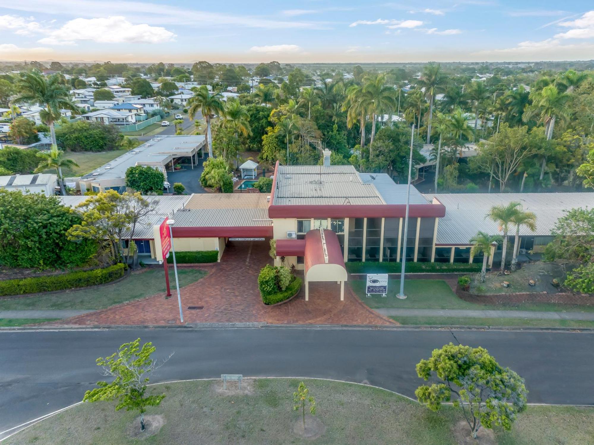 Bundaberg International Motor Inn Buitenkant foto
