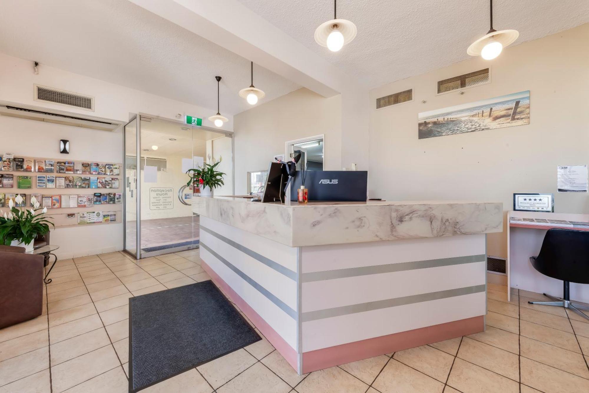 Bundaberg International Motor Inn Buitenkant foto