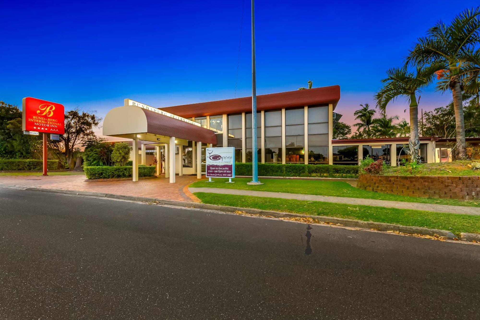 Bundaberg International Motor Inn Buitenkant foto